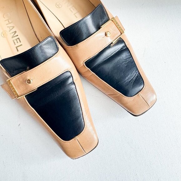 Vintage Chanel Two Tone White Beige Leather Loafers 36 - Picture 2 of 15